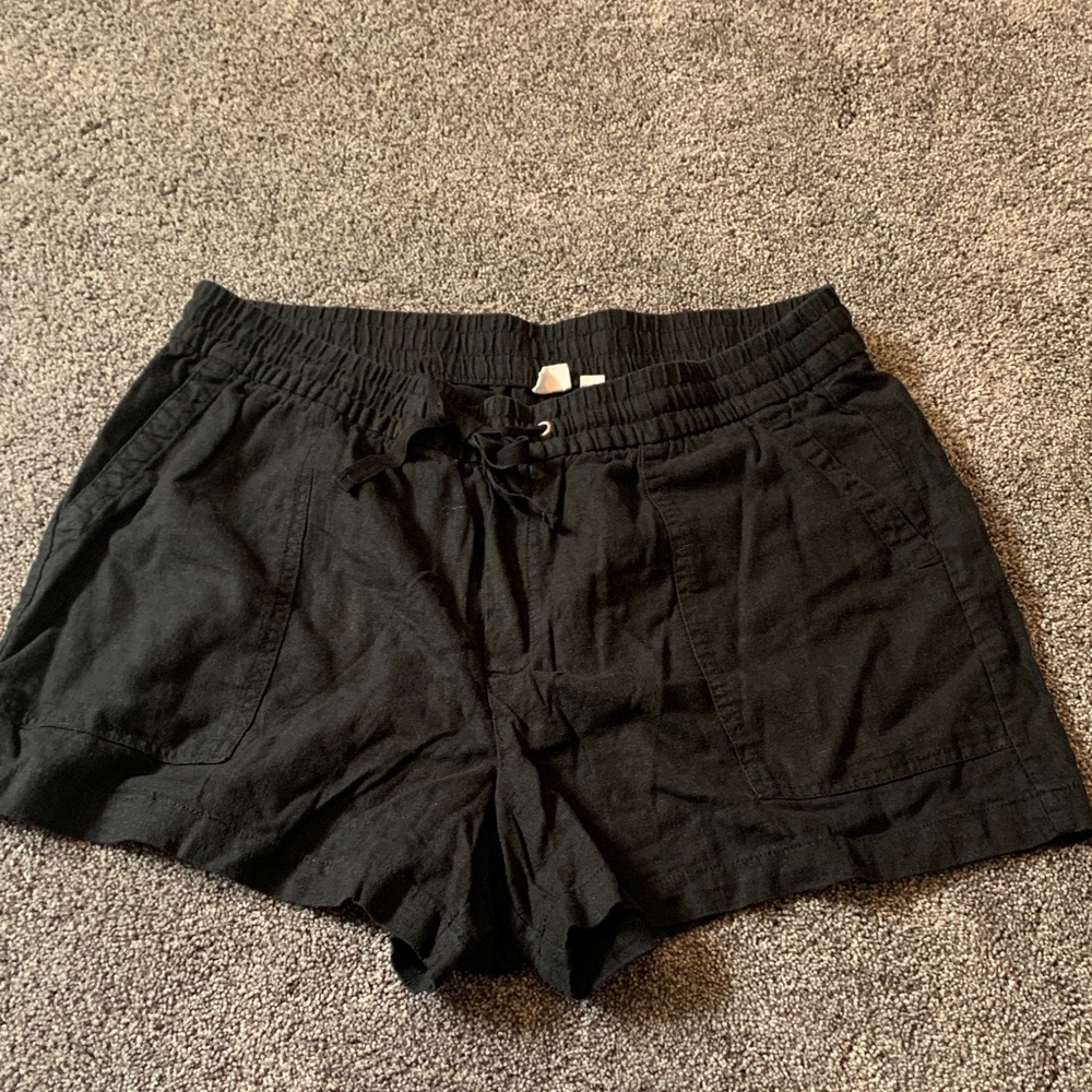 GAP Women's Black Cargo Shorts